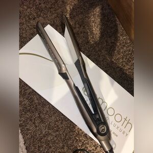 U Smooth hair straightener